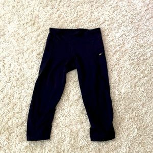 LuLu Lemon crop leggings size 4 black